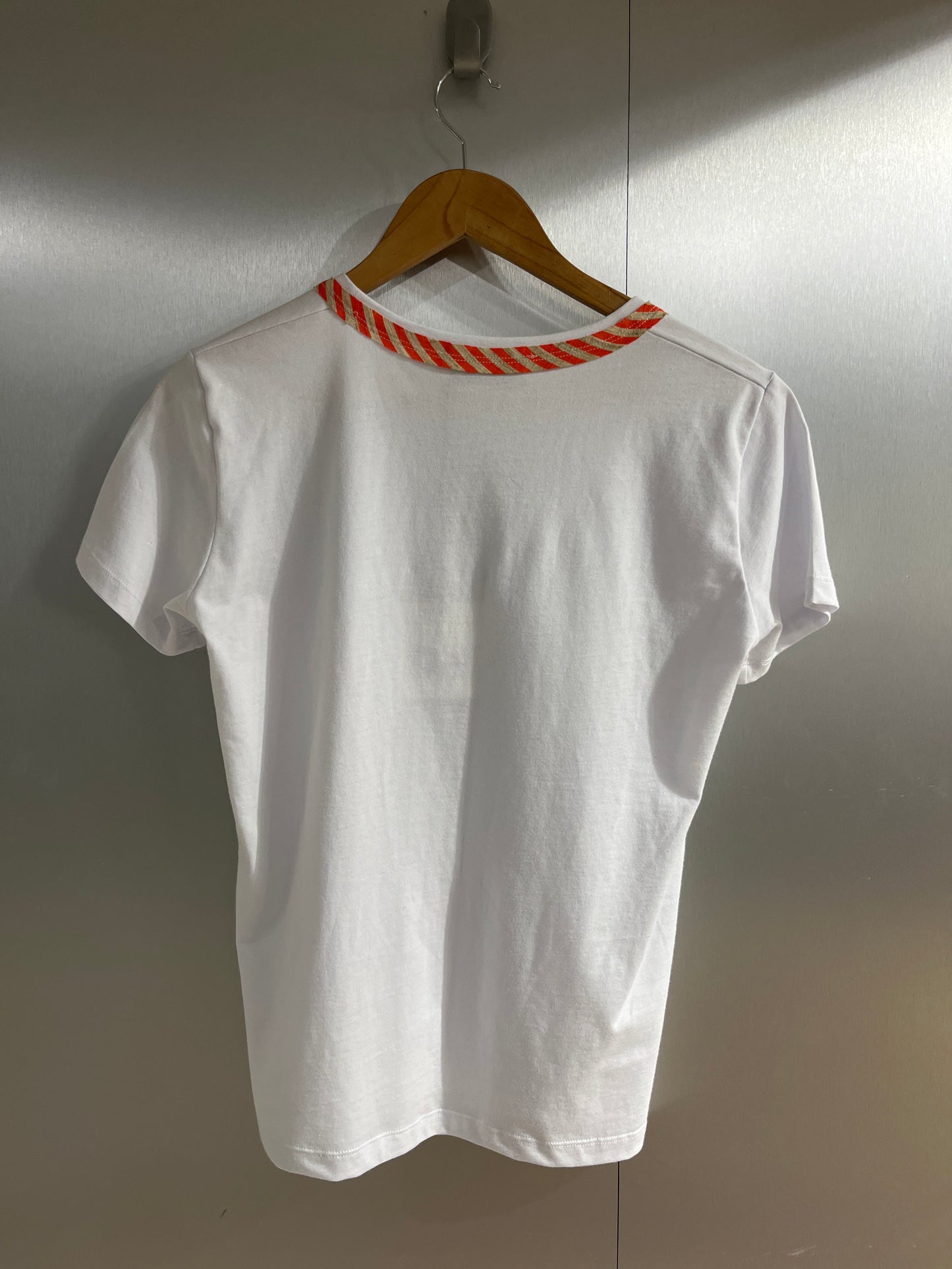 T-shirt collo lavorato